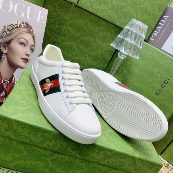 Gucci Ace Bee Embroidered White Leather Sneakers - Picture 6 of 9